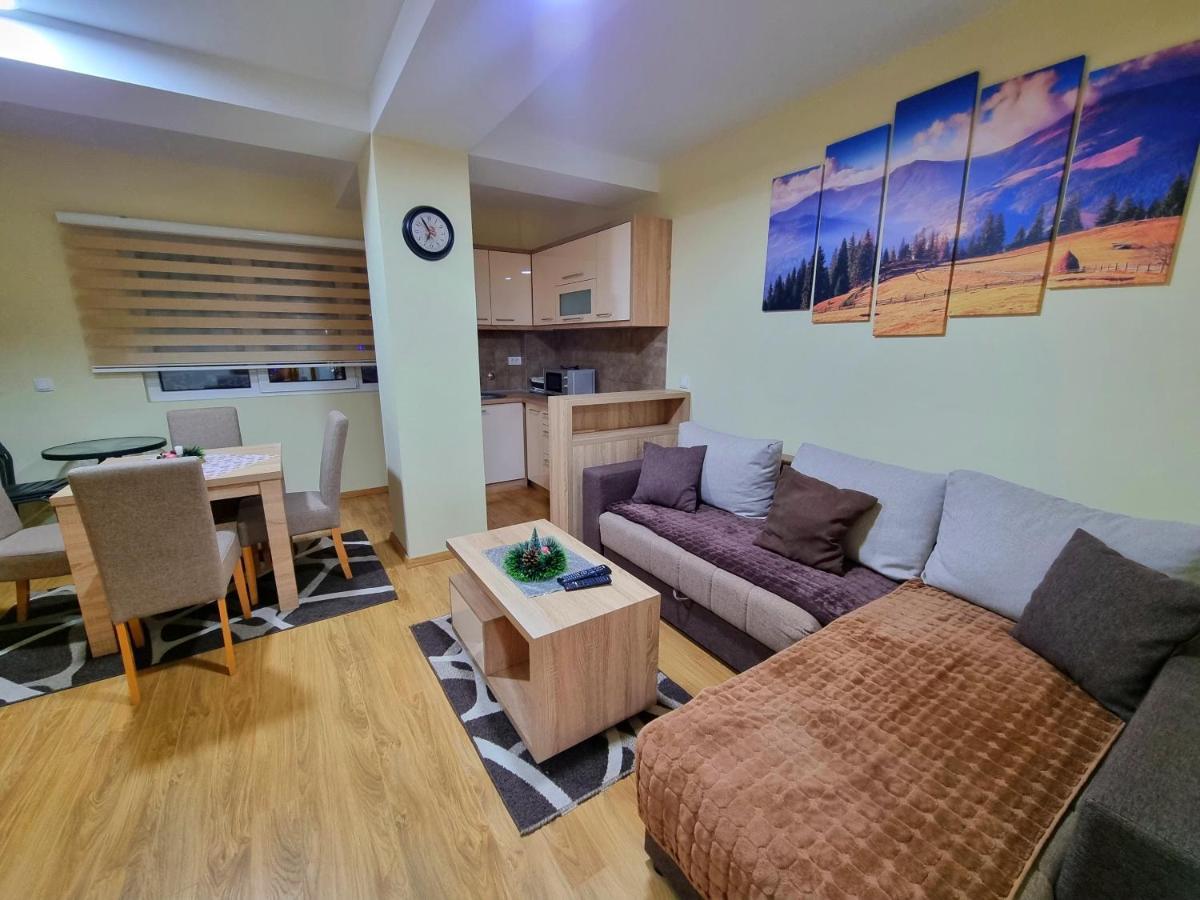 Gondola 34 Apartment *